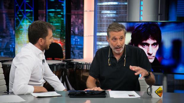 Pablo Motos, junto a Emilio Aragón en «El hormiguero»