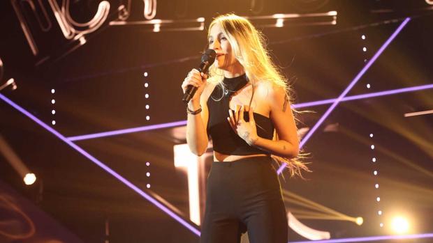 María y su «Muérdeme», finalistas