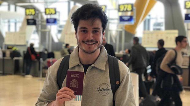 Miki en el aeropuerto de Madrid-Barajas este lunes