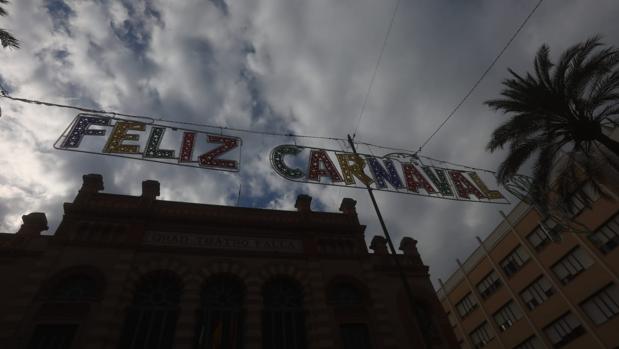Las luces de Carnaval en la plaza Fragela.