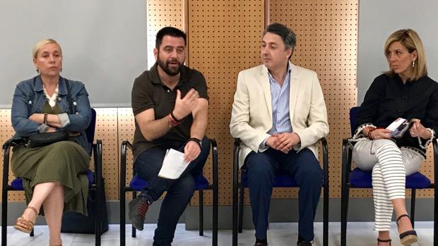 El candidato del PSOE, Fran González, se ha reunido con varios colectivos y empresarios para las elecciones municipales de Cádiz 2019.