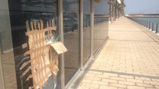 Quiosco situado en el paseo de la barriada de la Paz.
