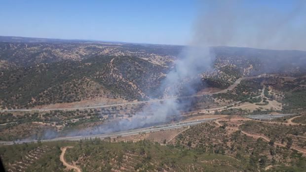 El Infoca informa de un incendio producido en la Cuesta de la Media Fanega de El Garrobo