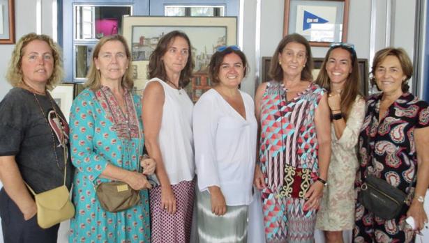 Julia Perles, Silvia Ybarra, Graciela Cólogan, Patricia Ogara, Margarita Martínez, Maribel Vergara y Josefina Robina