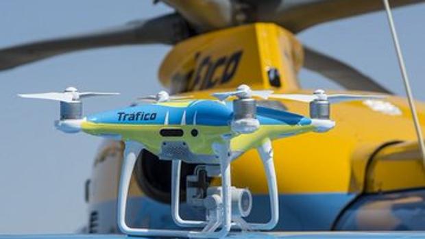 Uno de los drones de la Dirección General de Tráfico (DGT)