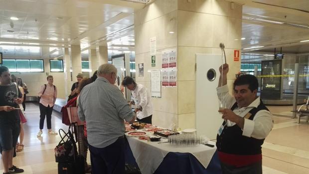 Los primeros pasajeros que llegaron procedentes de Manchester