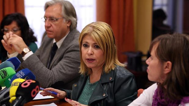 La alcaldesa de Jerez en una rueda de prensa.