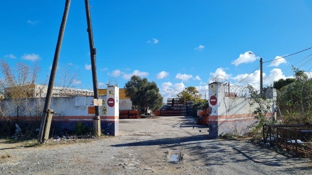 Piden la retirada del depósito de butano de Camposoto