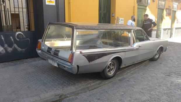 El Dodge 3700 GT es un coche que se ha usado desde hace más de cuatro décadas para servicios funerarios