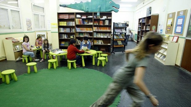 Tras la polémica del uso del castellano en las aulas, tanto en Baleares como en Cataluña, le toca el turno ahora a las comunicaciones oficiales y los actos públicos
