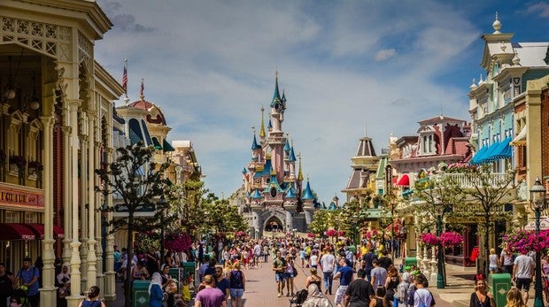 Disneyland que ocupa el primero puesto de los parques temáticos más visitados de Europa